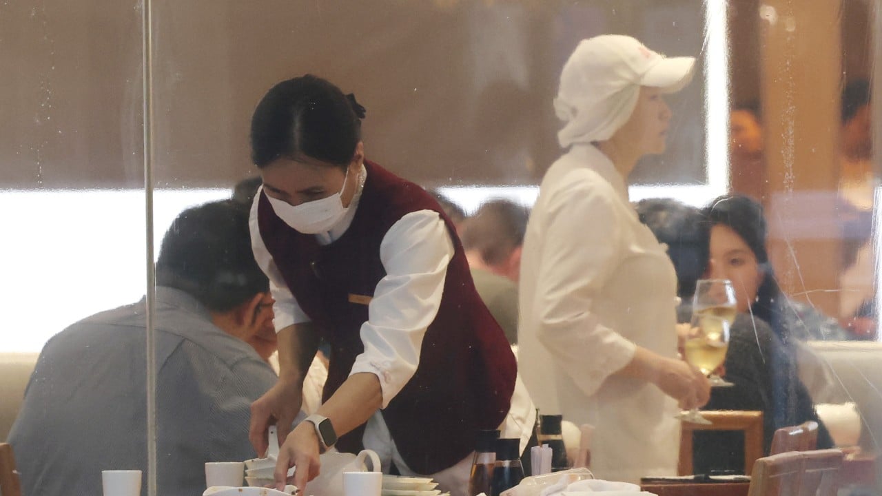 Hong Kong Perketat Aturan Impor Tenaga Kerja dengan Sanksi Baru